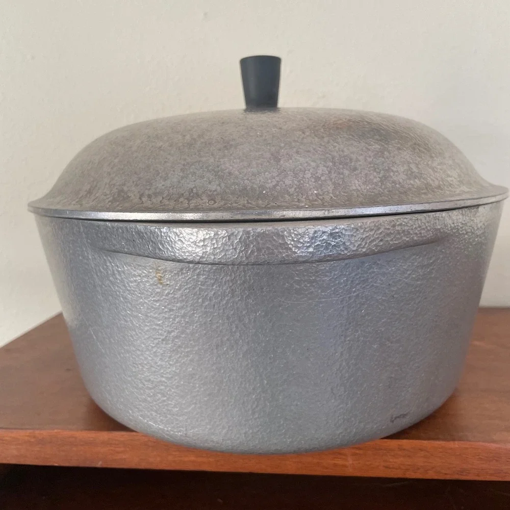 Vintage Club Aluminum Hammered‎ 4.5 qt Stock Pot w/ Lid (Hammercraft Style)